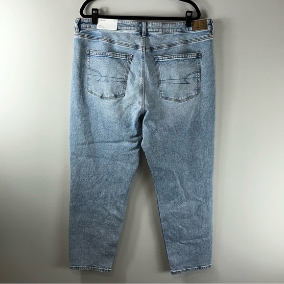 American Eagle Strigid Mom Jean in Blue Breeze Women Size 20 or 35 W Standard - Picture 6 of 15